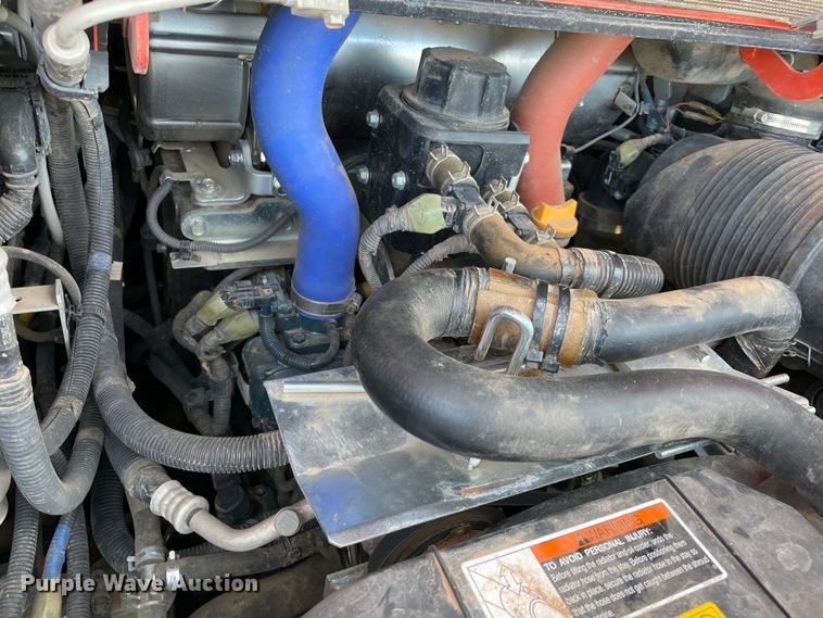 image for item MI9556 2019 Kubota SVL95-2S tracked skid steer loader