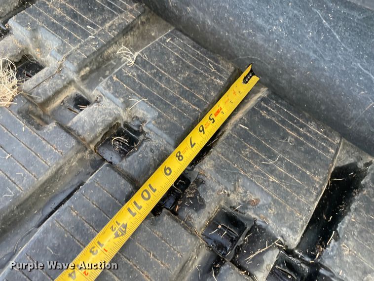 image for item MI9556 2019 Kubota SVL95-2S tracked skid steer loader