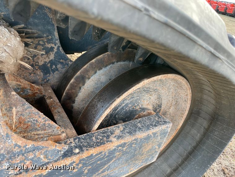 image for item MI9556 2019 Kubota SVL95-2S tracked skid steer loader