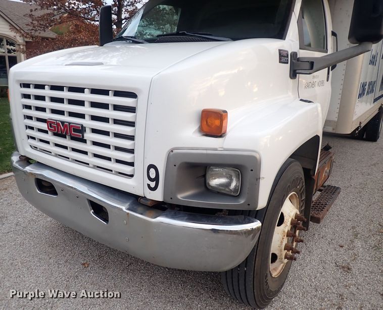 image for item DI1913 2005 GMC C6500  box truck