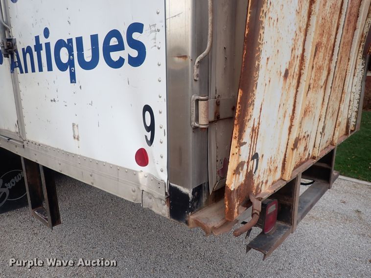 image for item DI1913 2005 GMC C6500  box truck