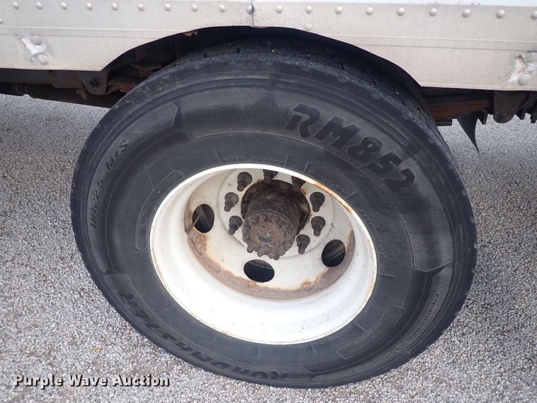 image for item DI1913 2005 GMC C6500  box truck