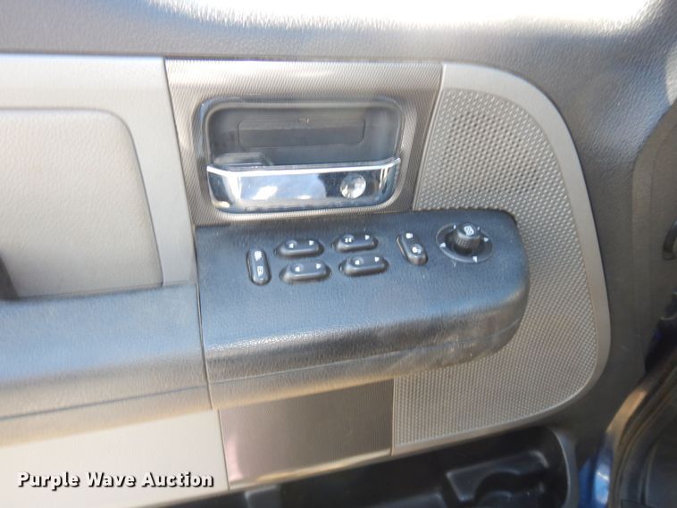 image for item DI6844 2005 Ford F150  SuperCrew pickup truck