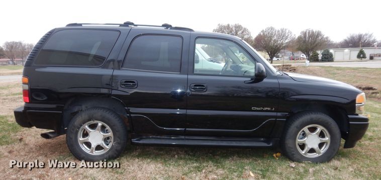 image for item DI6846 2004 GMC Yukon Denali  SUV