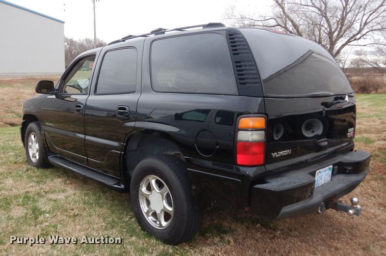 image for item DI6846 2004 GMC Yukon Denali  SUV