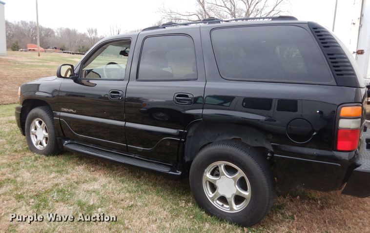 image for item DI6846 2004 GMC Yukon Denali  SUV