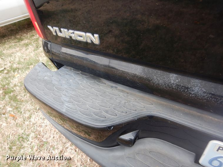 image for item DI6846 2004 GMC Yukon Denali  SUV