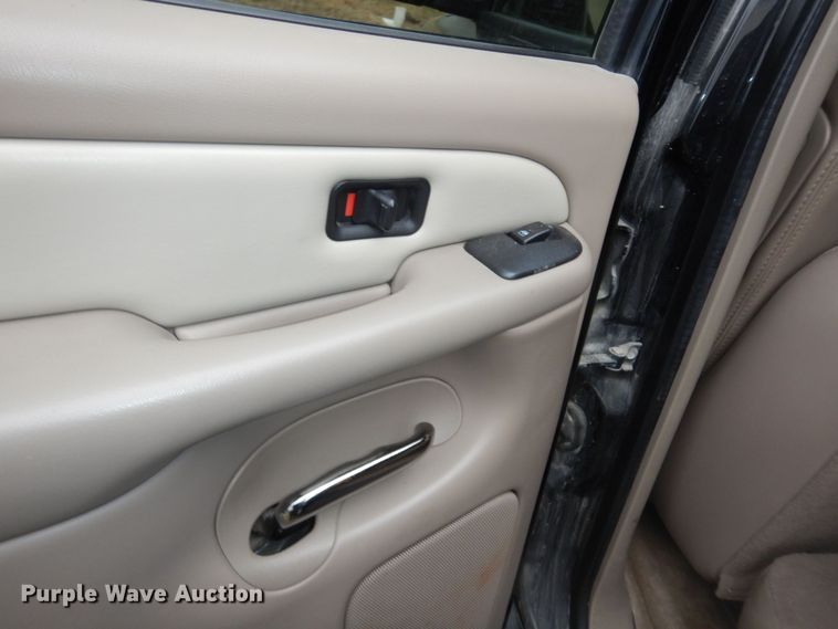 image for item DI6846 2004 GMC Yukon Denali  SUV