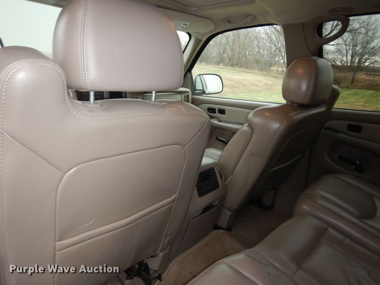 image for item DI6846 2004 GMC Yukon Denali  SUV