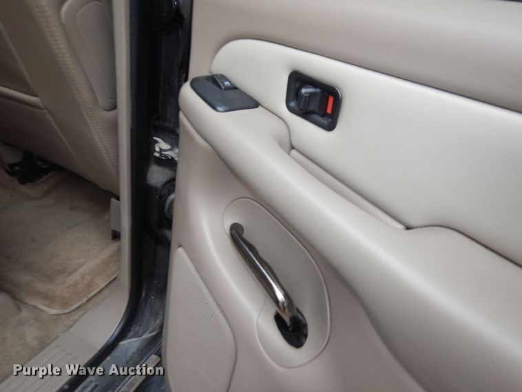 image for item DI6846 2004 GMC Yukon Denali  SUV