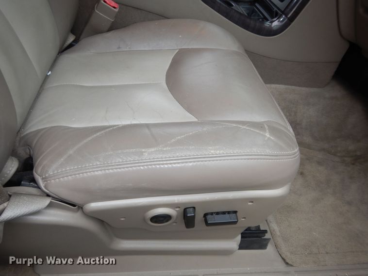 image for item DI6846 2004 GMC Yukon Denali  SUV