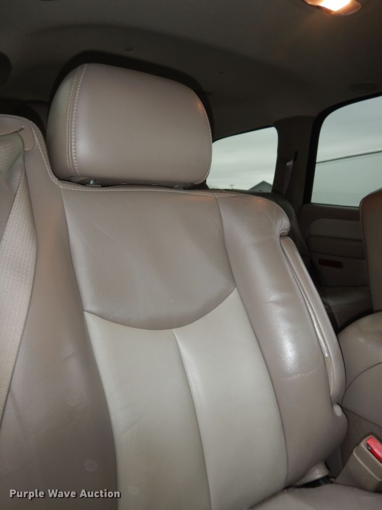 image for item DI6846 2004 GMC Yukon Denali  SUV