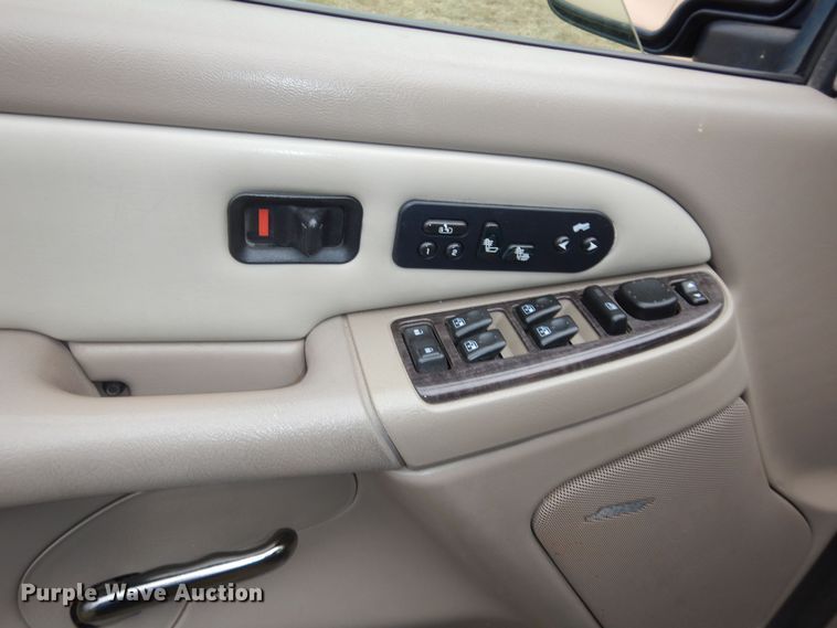 image for item DI6846 2004 GMC Yukon Denali  SUV