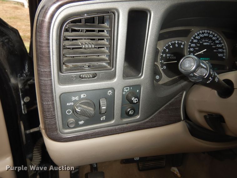 image for item DI6846 2004 GMC Yukon Denali  SUV