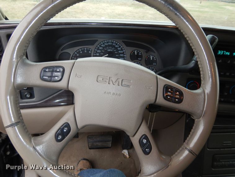 image for item DI6846 2004 GMC Yukon Denali  SUV