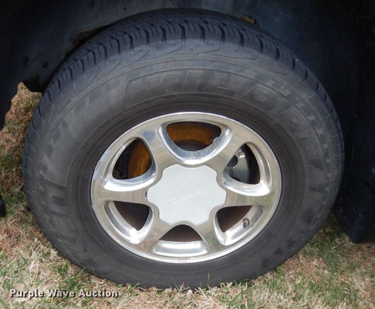 image for item DI6846 2004 GMC Yukon Denali  SUV