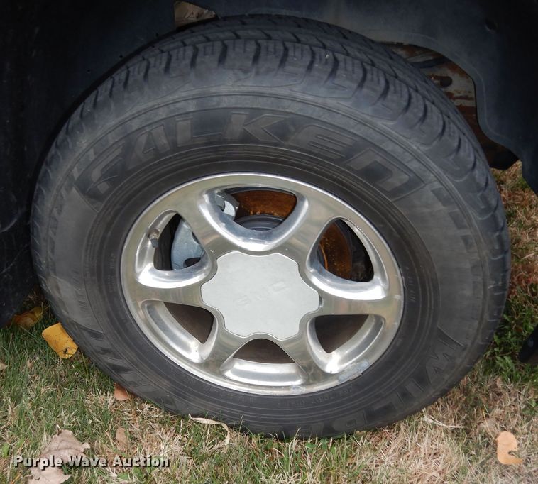 image for item DI6846 2004 GMC Yukon Denali  SUV