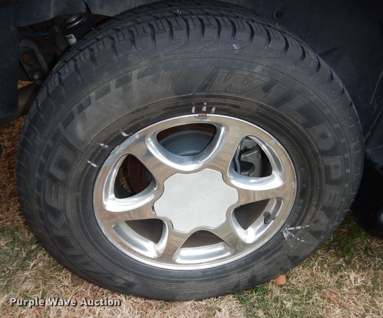 image for item DI6846 2004 GMC Yukon Denali  SUV