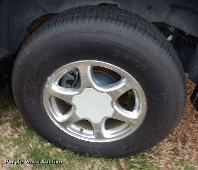 image for item DI6846 2004 GMC Yukon Denali  SUV