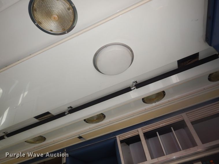 image for item DI6848 1993 Ford E350  ambulance