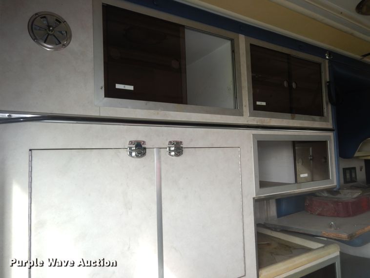 image for item DI6848 1993 Ford E350  ambulance