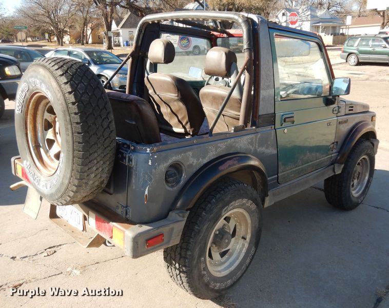 image for item DI6876 1986 Suzuki Samurai  SUV