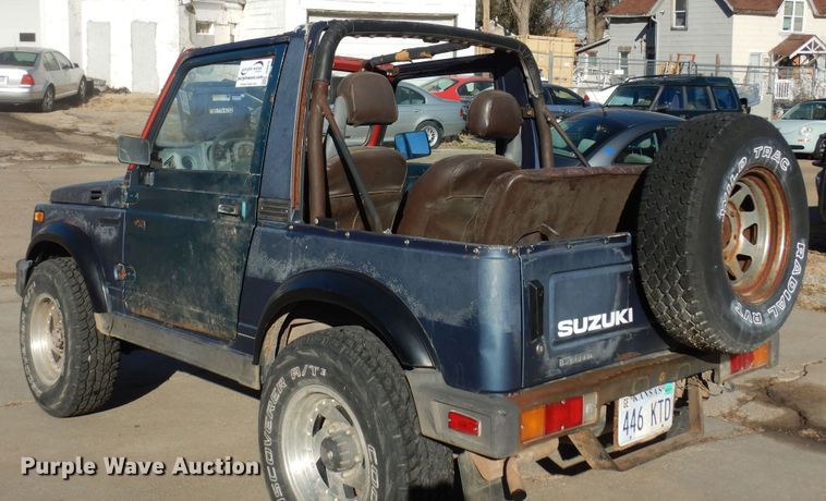 image for item DI6876 1986 Suzuki Samurai  SUV