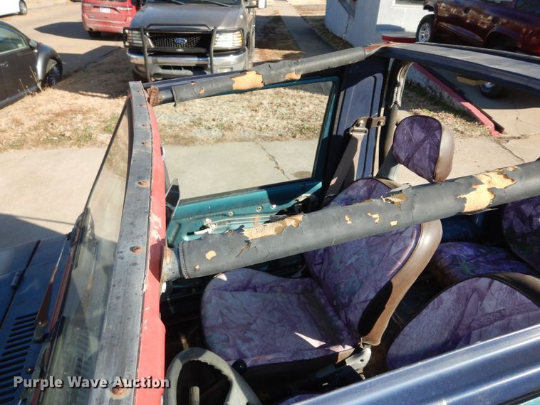 image for item DI6876 1986 Suzuki Samurai  SUV