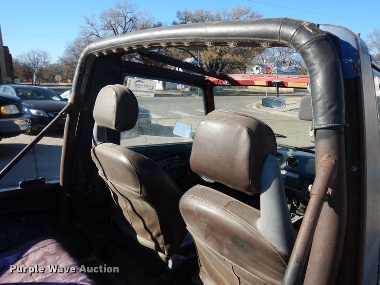 image for item DI6876 1986 Suzuki Samurai  SUV