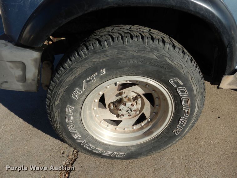 image for item DI6876 1986 Suzuki Samurai  SUV