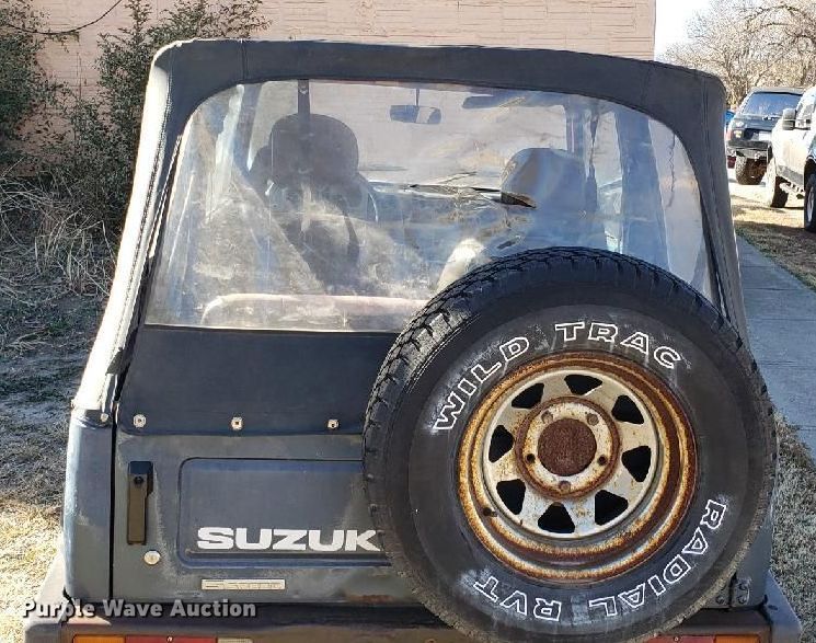 image for item DI6876 1986 Suzuki Samurai  SUV