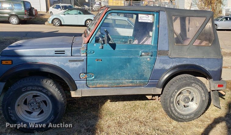 image for item DI6876 1986 Suzuki Samurai  SUV