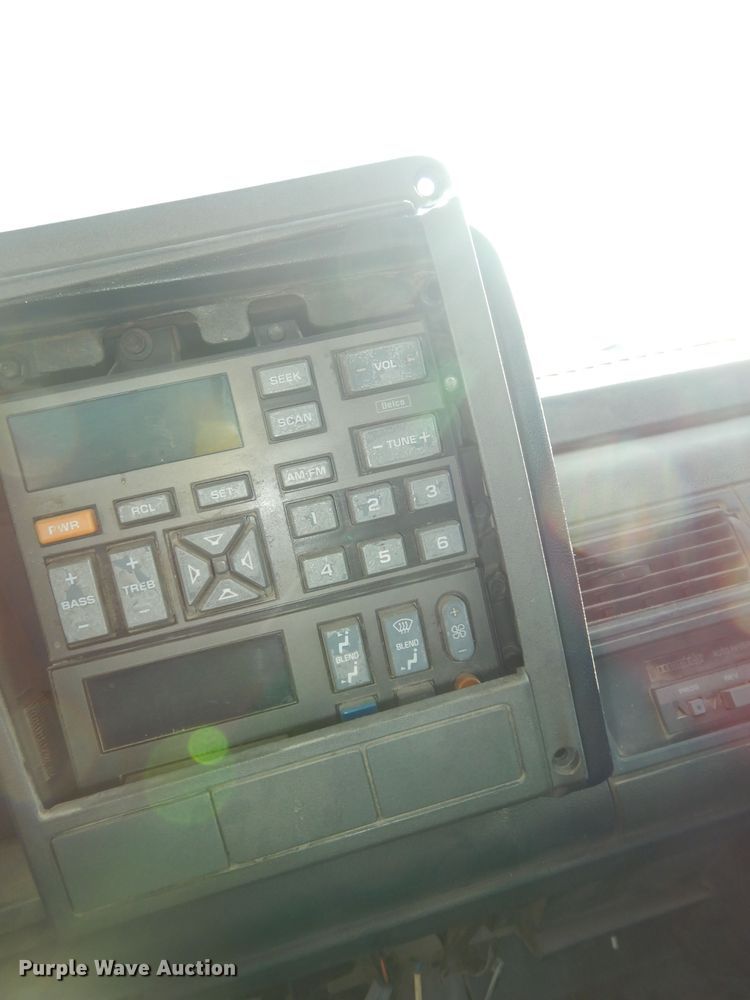 image for item DI6881 1993 Chevrolet K3500  tow truck