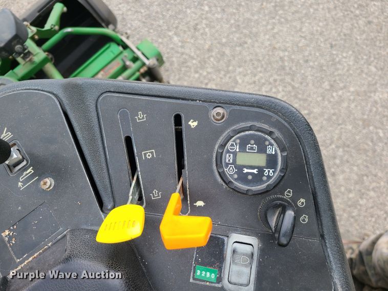 image for item DM4921 John Deere 2500B  reel mower