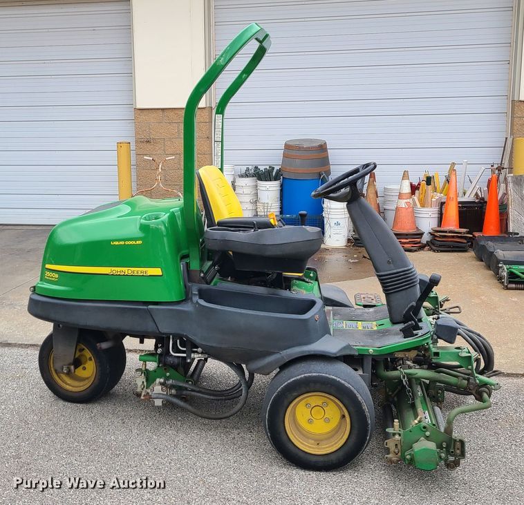 image for item DM4922 John Deere 2500B  reel mower