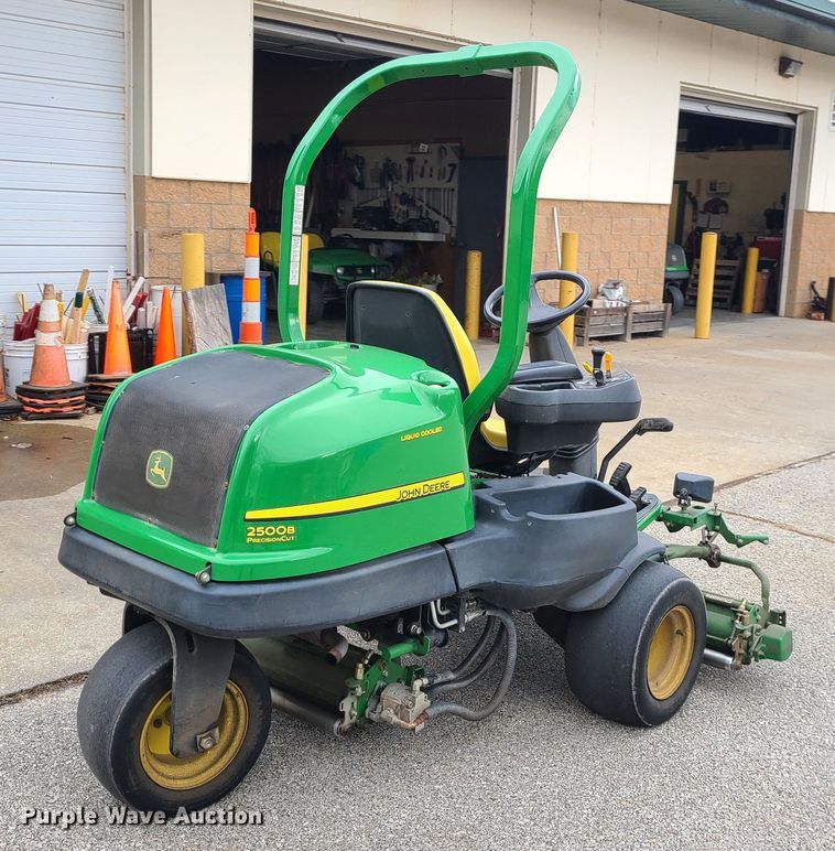 image for item DM4922 John Deere 2500B  reel mower