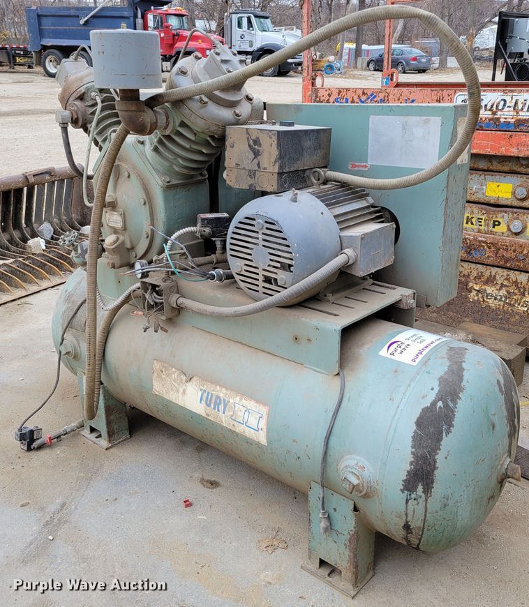 image for item DM8112 Ingersoll Rand Century II  air compressor