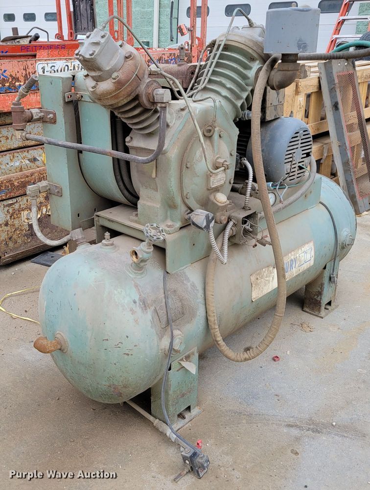 image for item DM8112 Ingersoll Rand Century II  air compressor