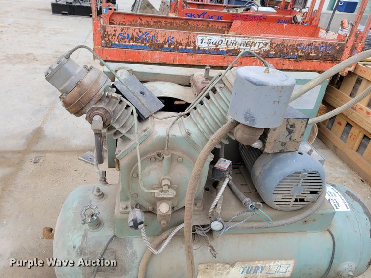 image for item DM8112 Ingersoll Rand Century II  air compressor