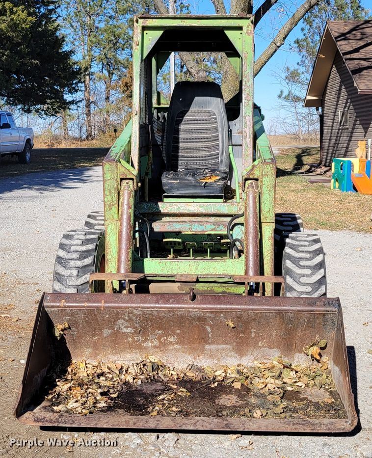 image for item DM8119 Mustang 1700  skid steer loader