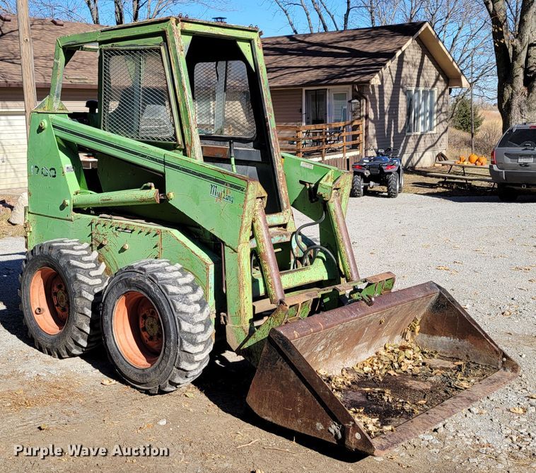 image for item DM8119 Mustang 1700  skid steer loader