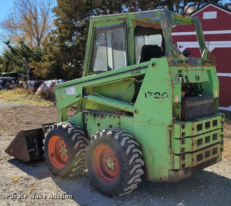 image for item DM8119 Mustang 1700  skid steer loader