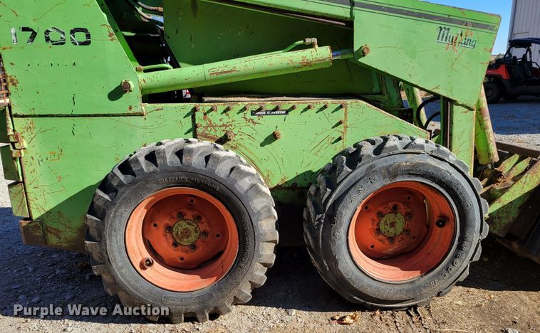 image for item DM8119 Mustang 1700  skid steer loader