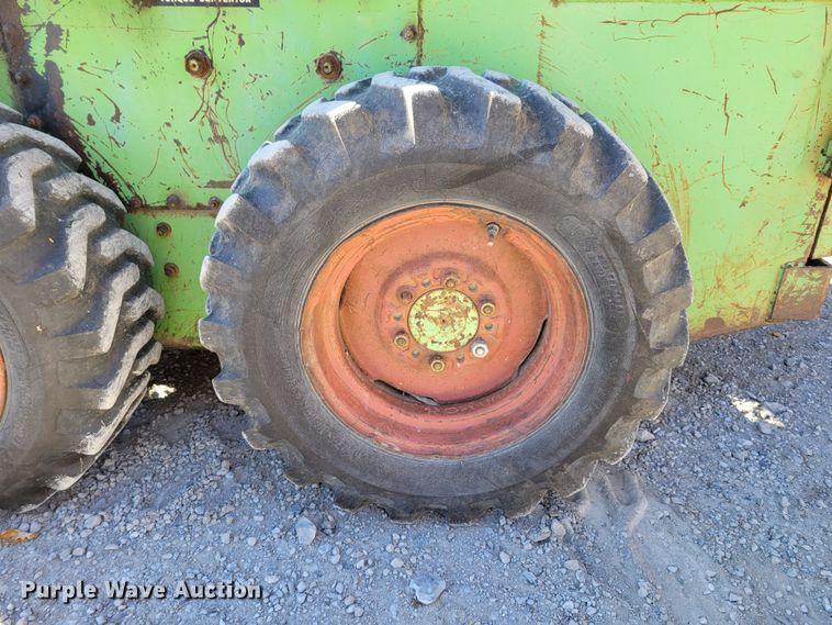 image for item DM8119 Mustang 1700  skid steer loader