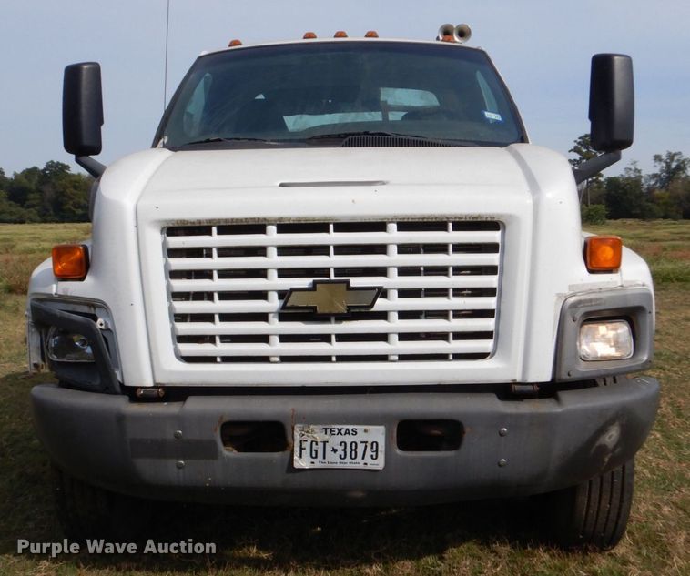 image for item DO1618 2008 Chevrolet C8500  truck cab and chassis
