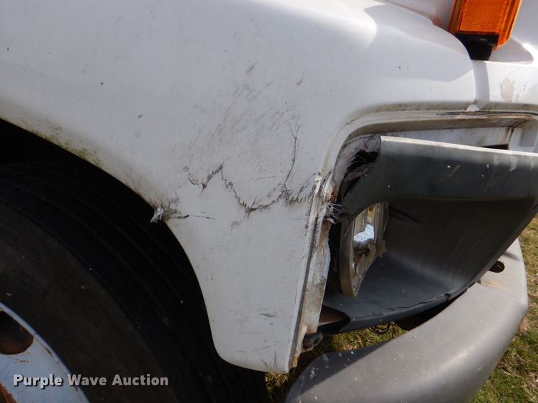 image for item DO1618 2008 Chevrolet C8500  truck cab and chassis