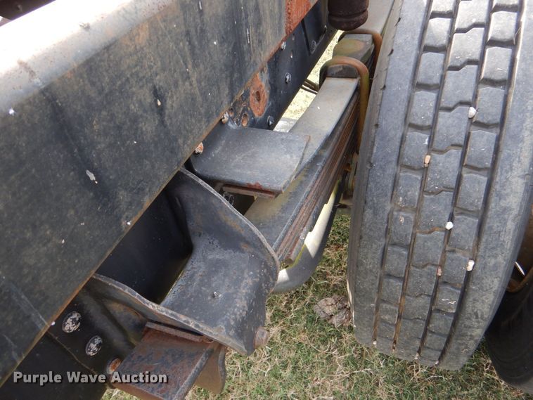 image for item DO1618 2008 Chevrolet C8500  truck cab and chassis