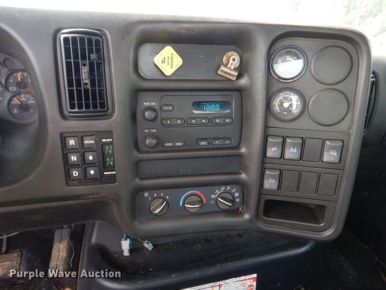 image for item DO1618 2008 Chevrolet C8500  truck cab and chassis