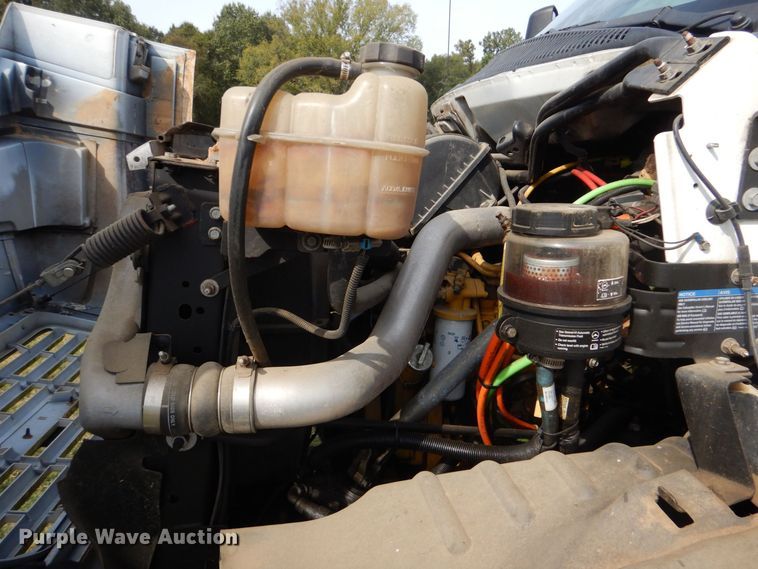 image for item DO1618 2008 Chevrolet C8500  truck cab and chassis