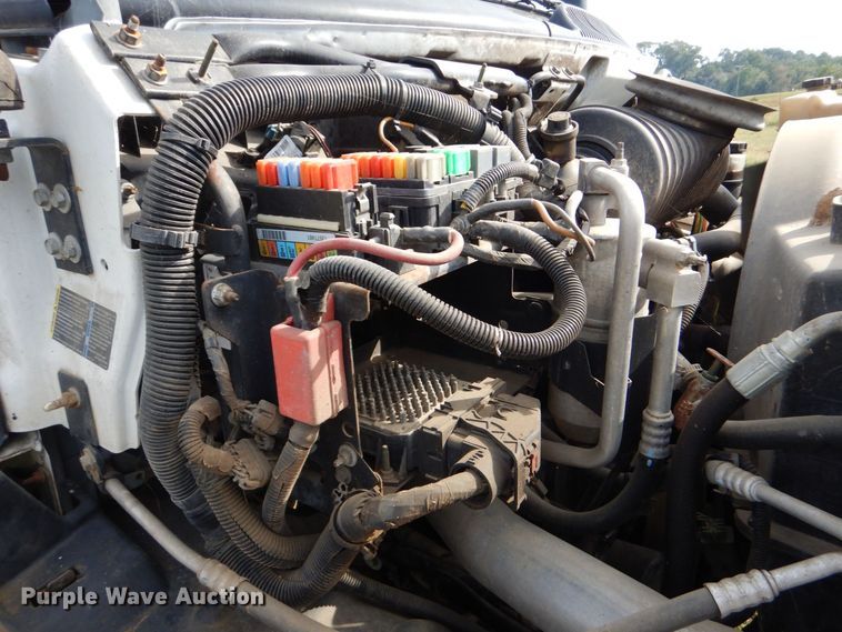 image for item DO1618 2008 Chevrolet C8500  truck cab and chassis